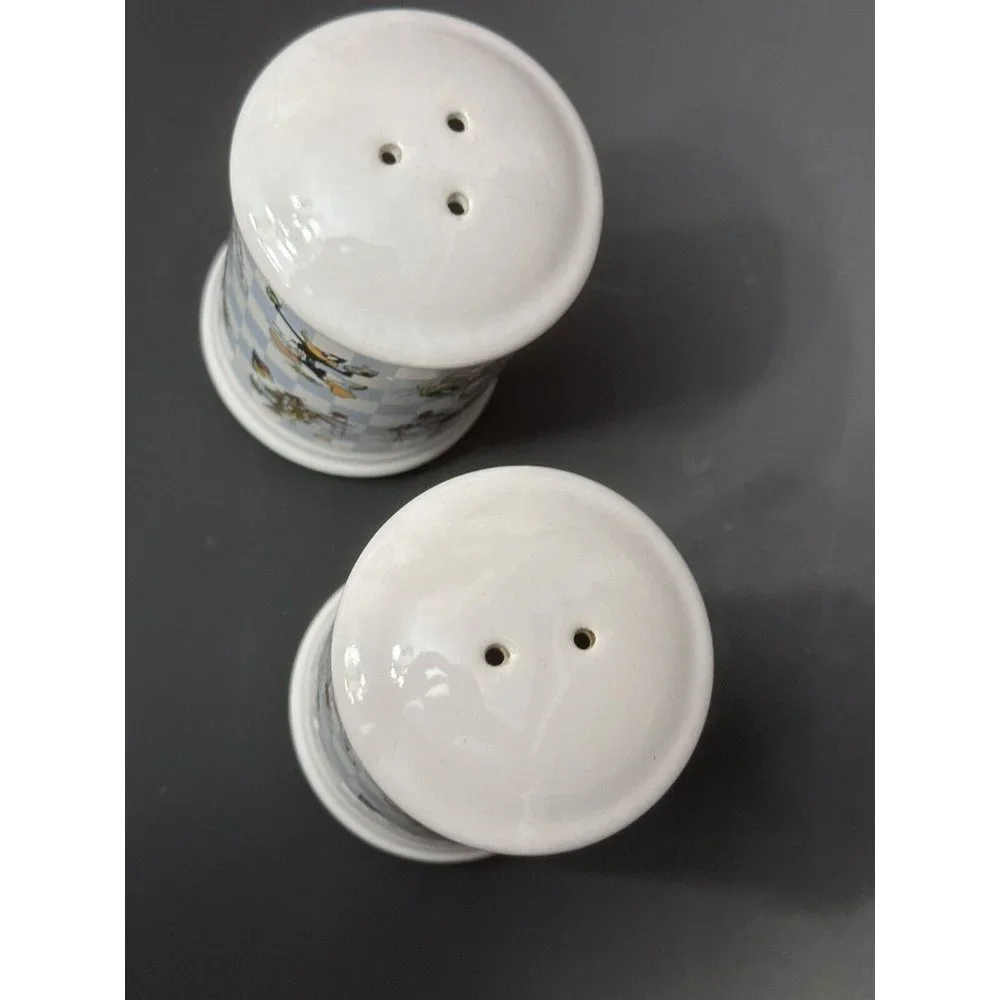 Food Fight Looney Tunes Salt & Pepper Shaker Set Bugs Taz 1995 Six‎ Flags
